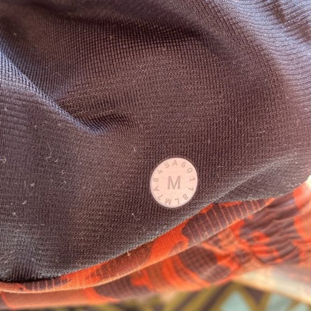 Lululemon Pace Break Shorts: Size Medium - Picture 7 of 7